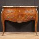 Commode française marquetée de style Louis XV du XXe siècle