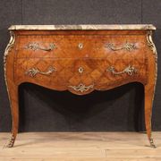 Commode française marquetée de style Louis XV du XXe siècle