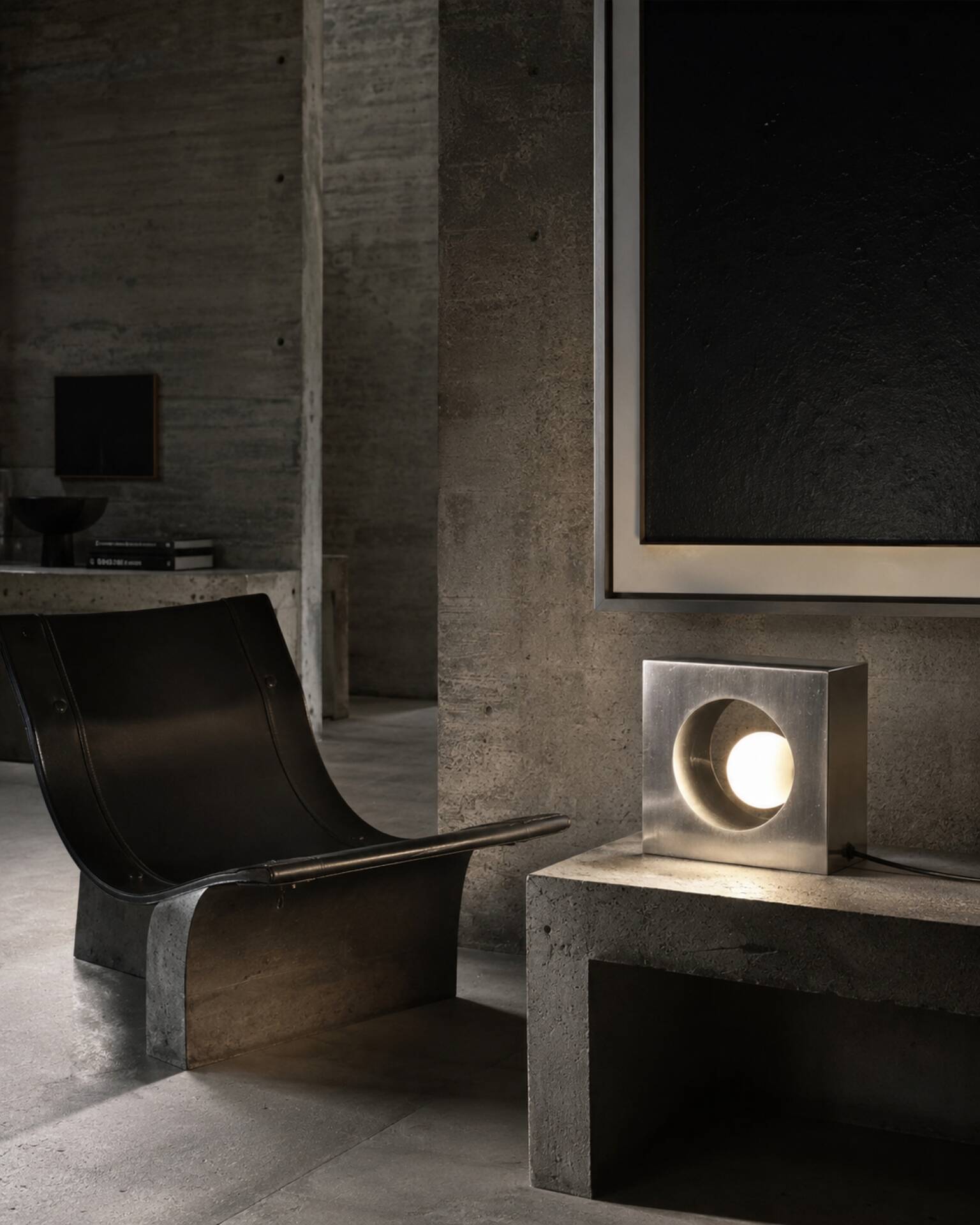 Minimalist design lamp in brushed metal – sculptural piece