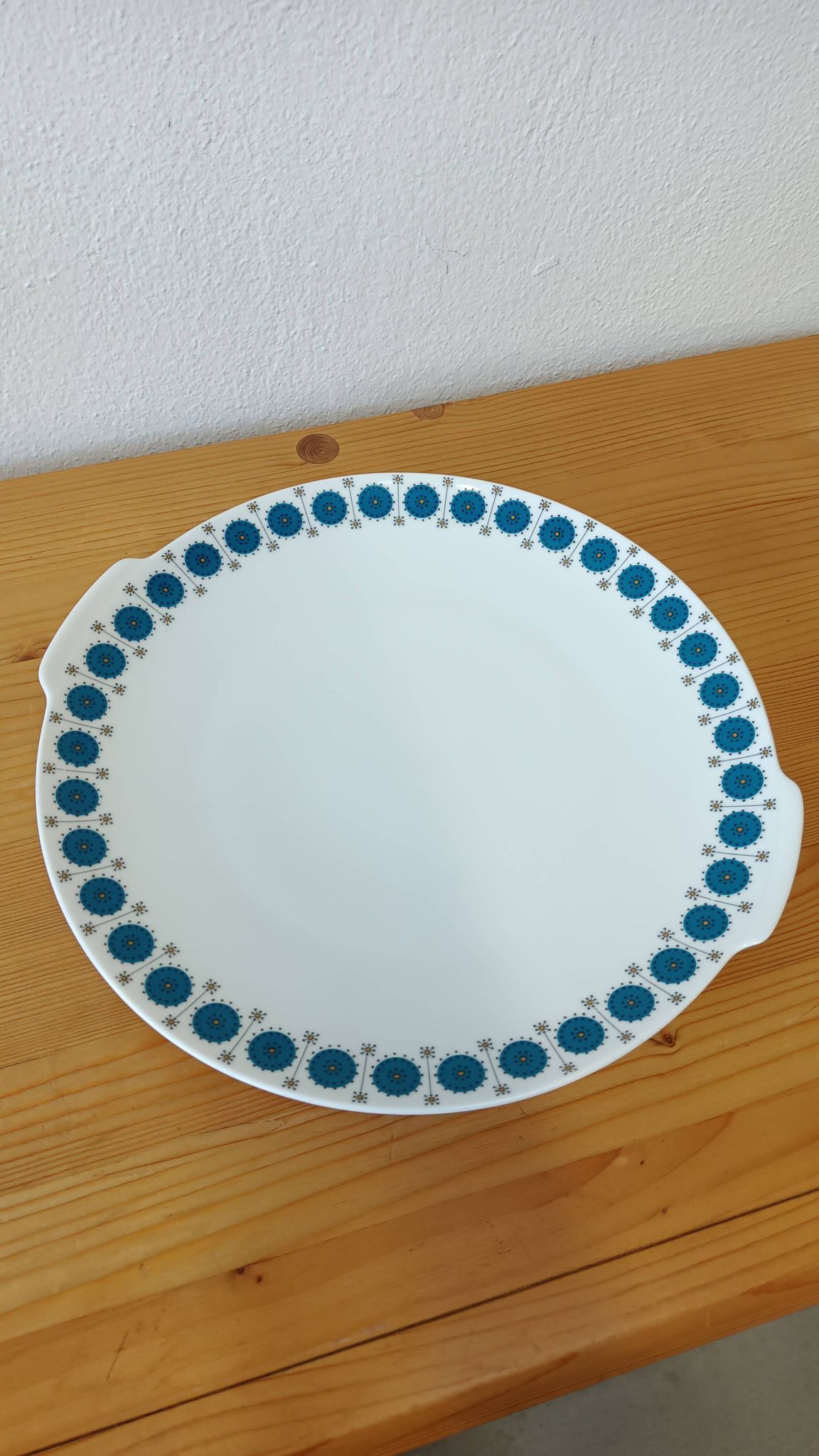 Service 4 dishes Thomas