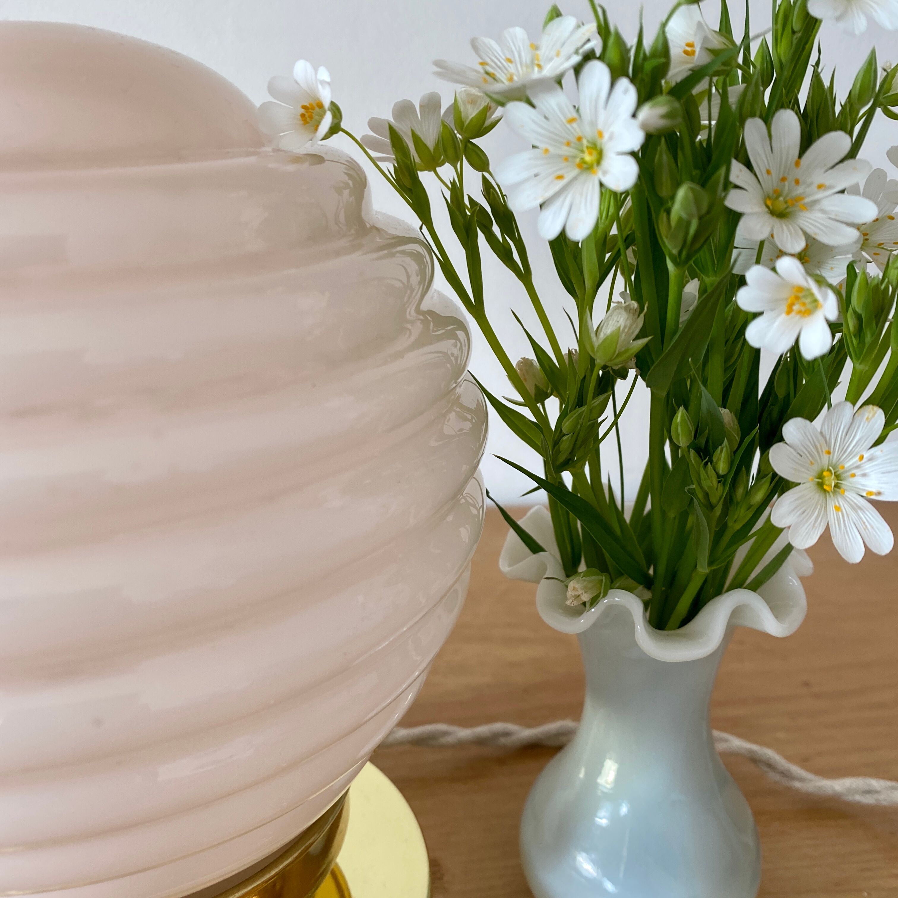 Vintage globe table lamp in pink opaline