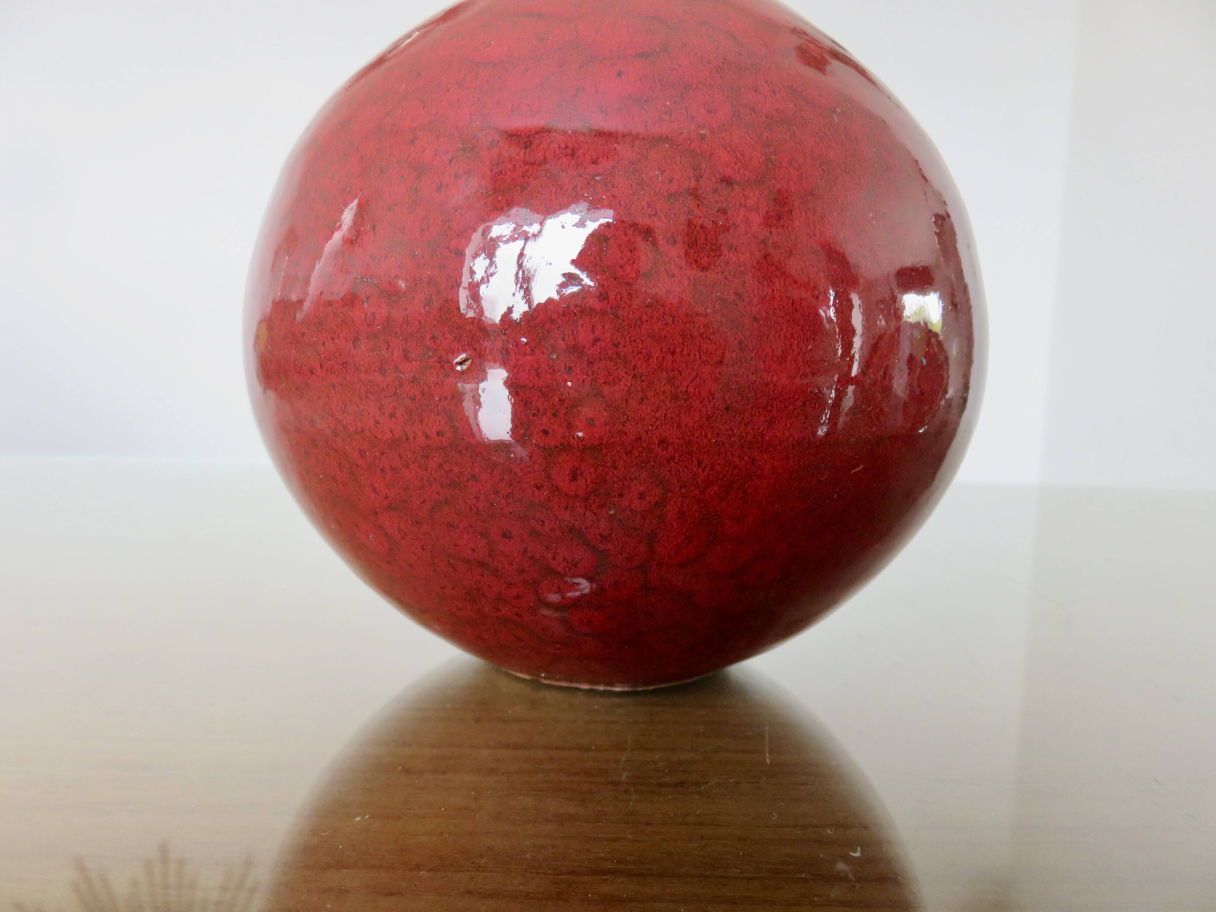 Vase "figue" en céramique rouge