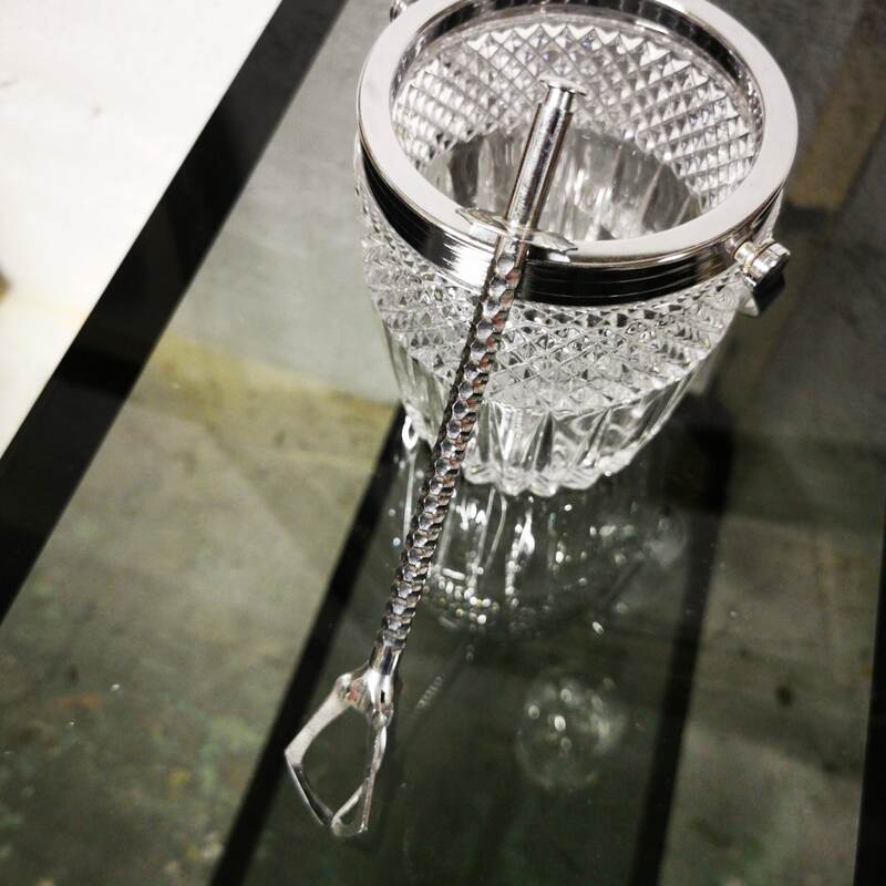 Ice cube pinch in chrome nickel brass