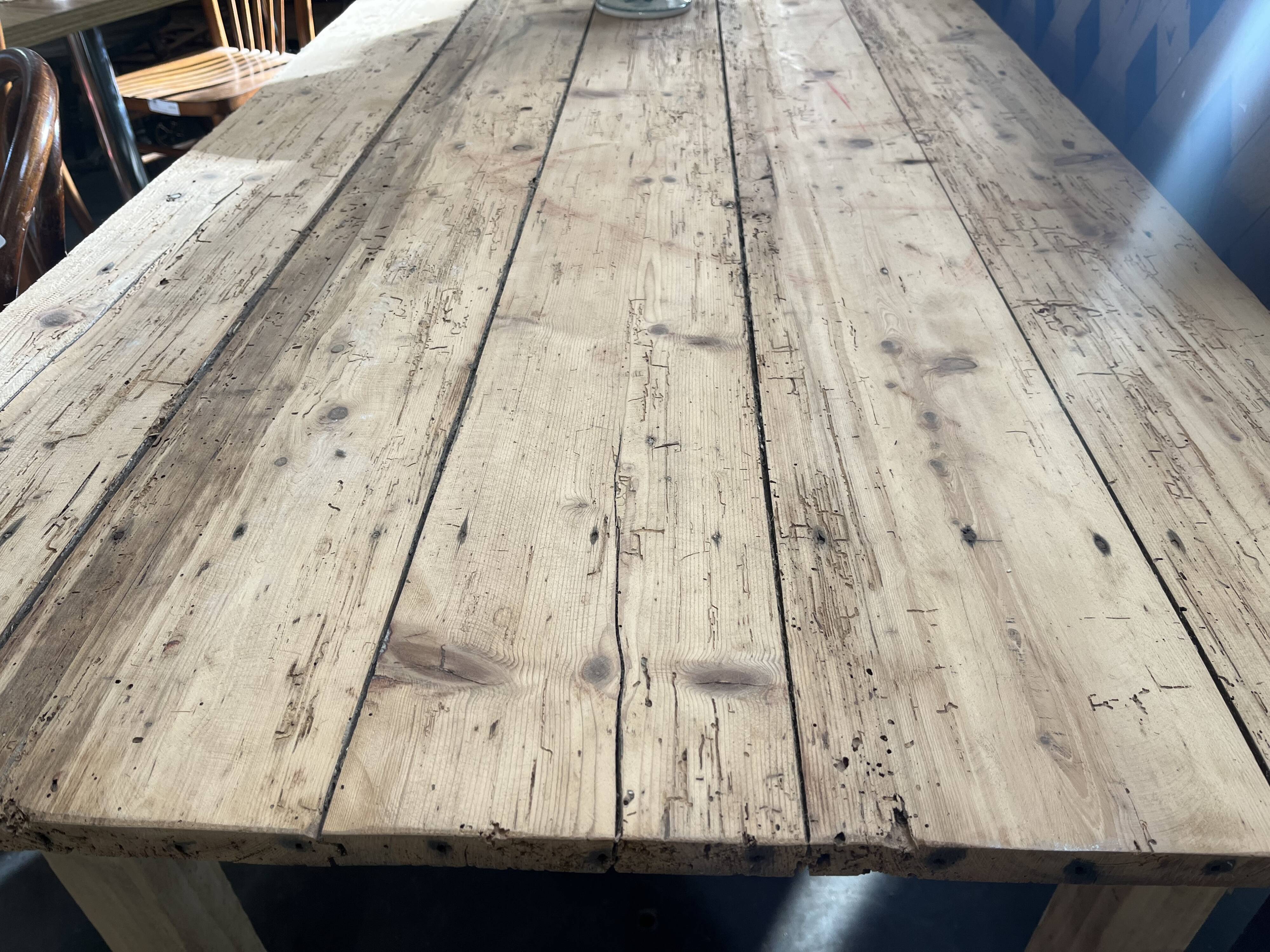 Table ferme decapé