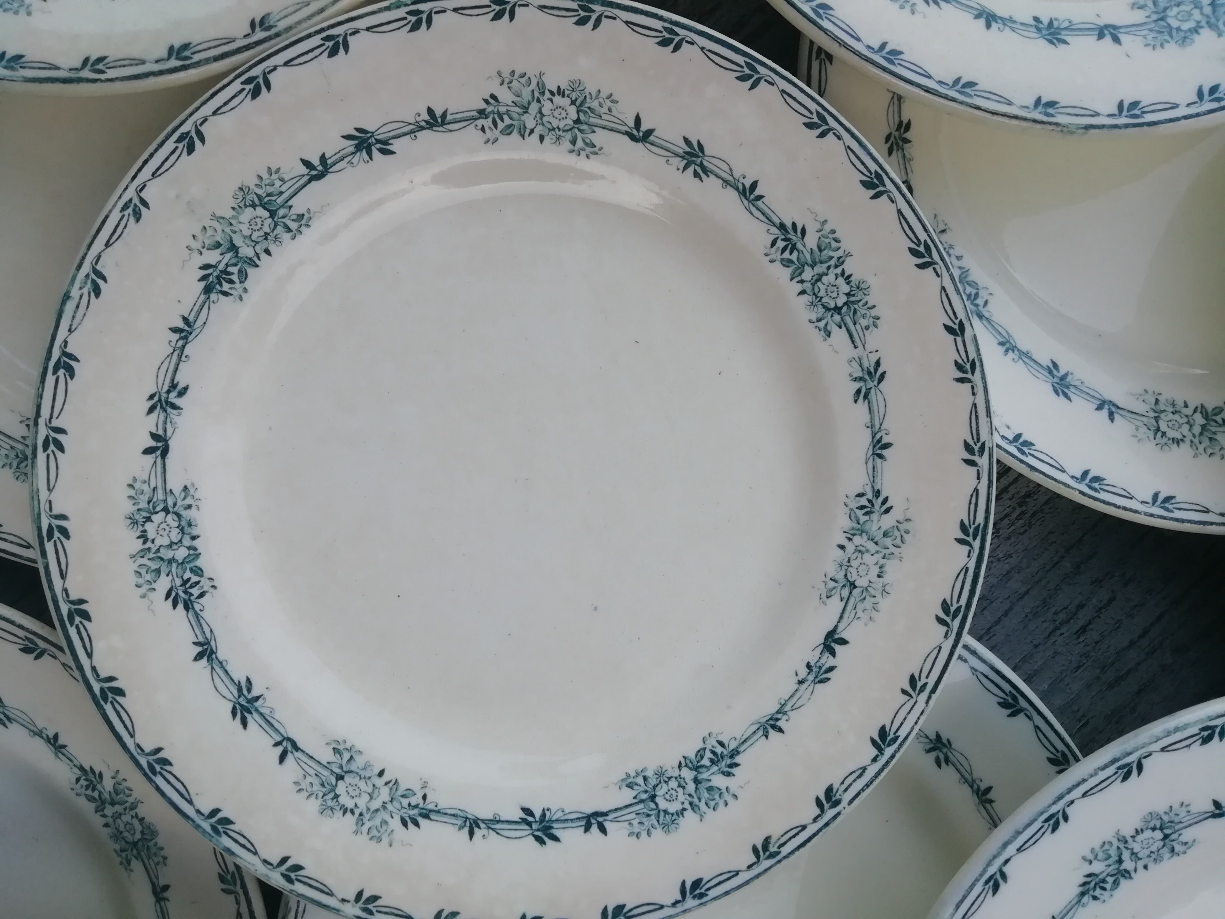 Iron earth saline dessert plates