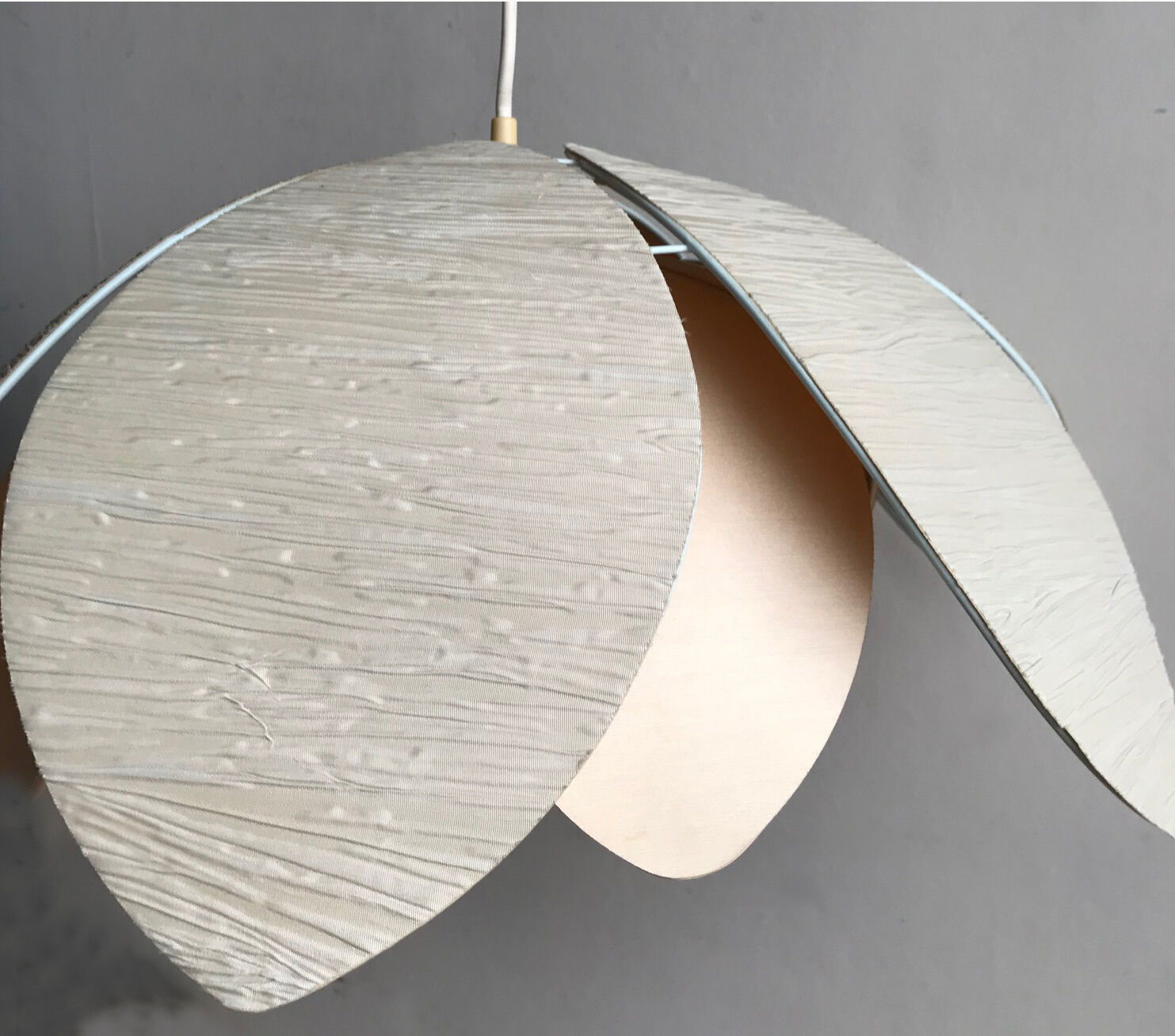 Suspension flower of the 1980s