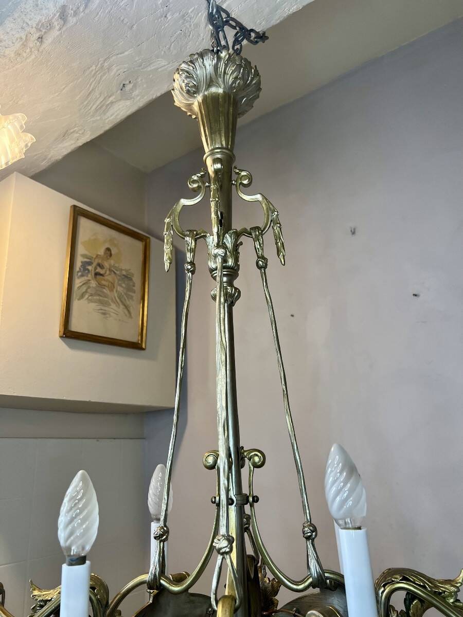 Large chandelier counter, billiards, casino