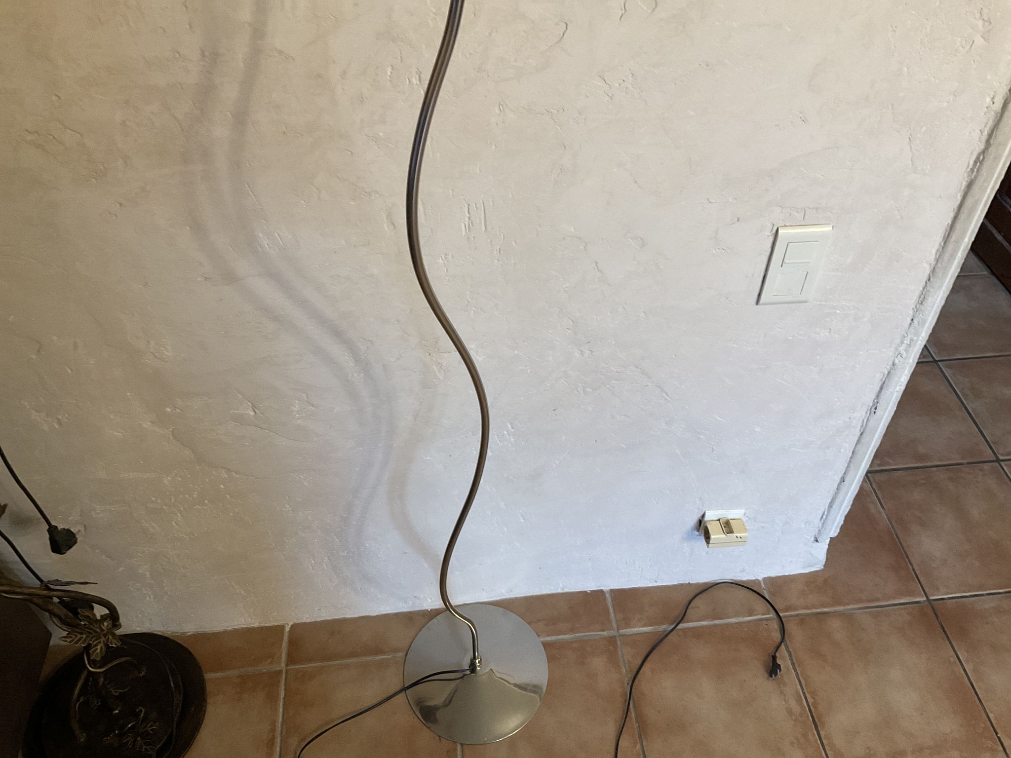 Vintage floor lamp in chrome metal and brass design swiss lumess