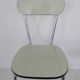 Chaise en formica vert menthe