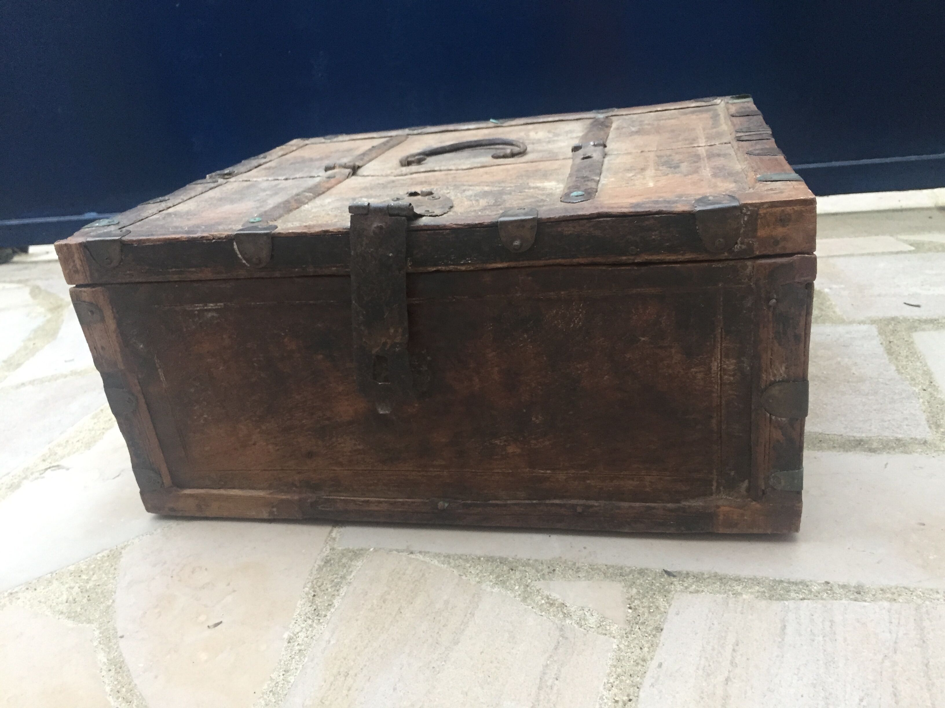 Coffre en bois