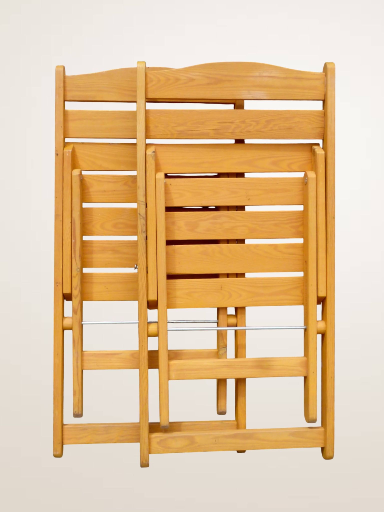Paire de chaises pliantes en bois blond