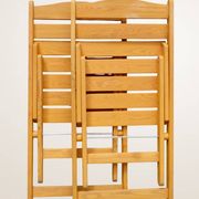 Paire de chaises pliantes en bois blond
