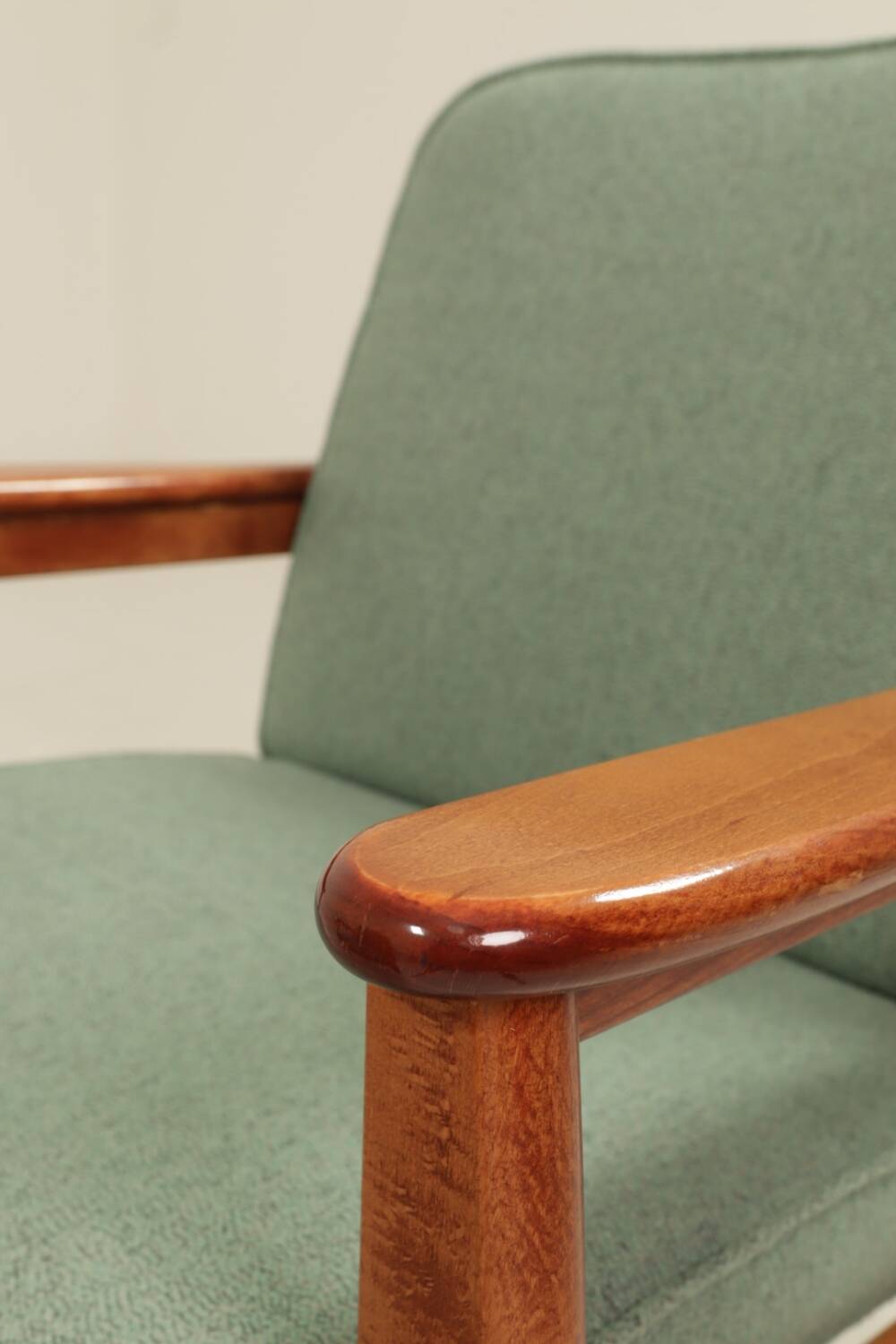 Pair de fauteuil le vert menthe l'année 1970