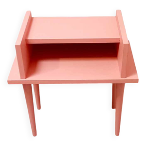 Chevet ancien aux pieds