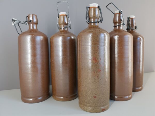 Lot de 5 bouteilles en grès de Bonny