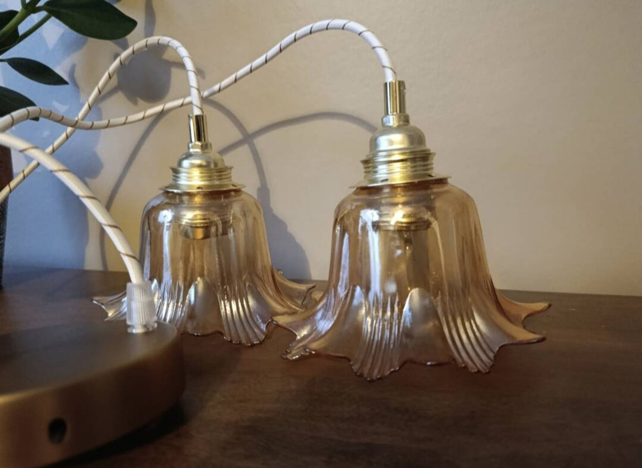 Suspension cascade 2 amber tulip glasses, vintage upcycled