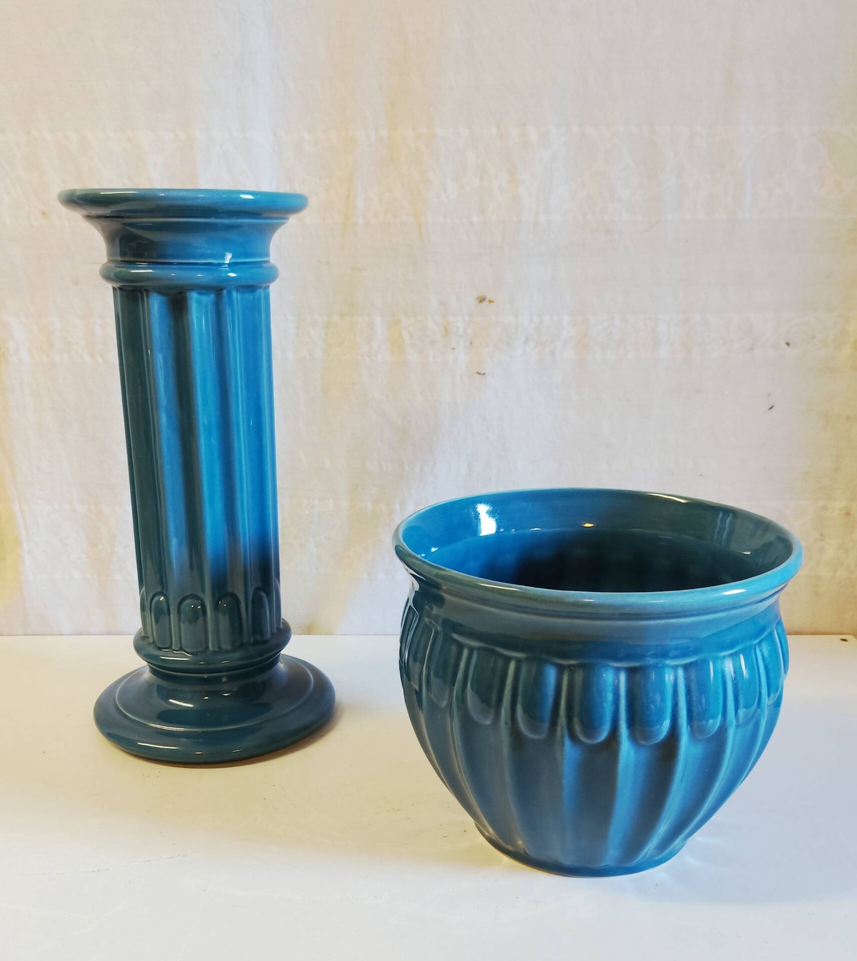 Column and basin in Art Deco style in blue glazed ceramic - mid 20th century.