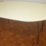 White Super-elliptical table, design by Piet Hein and Bruno Mathsson for Fritz Hansen