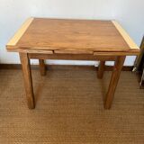 Extendable farmhouse table with 2 vintage leaves