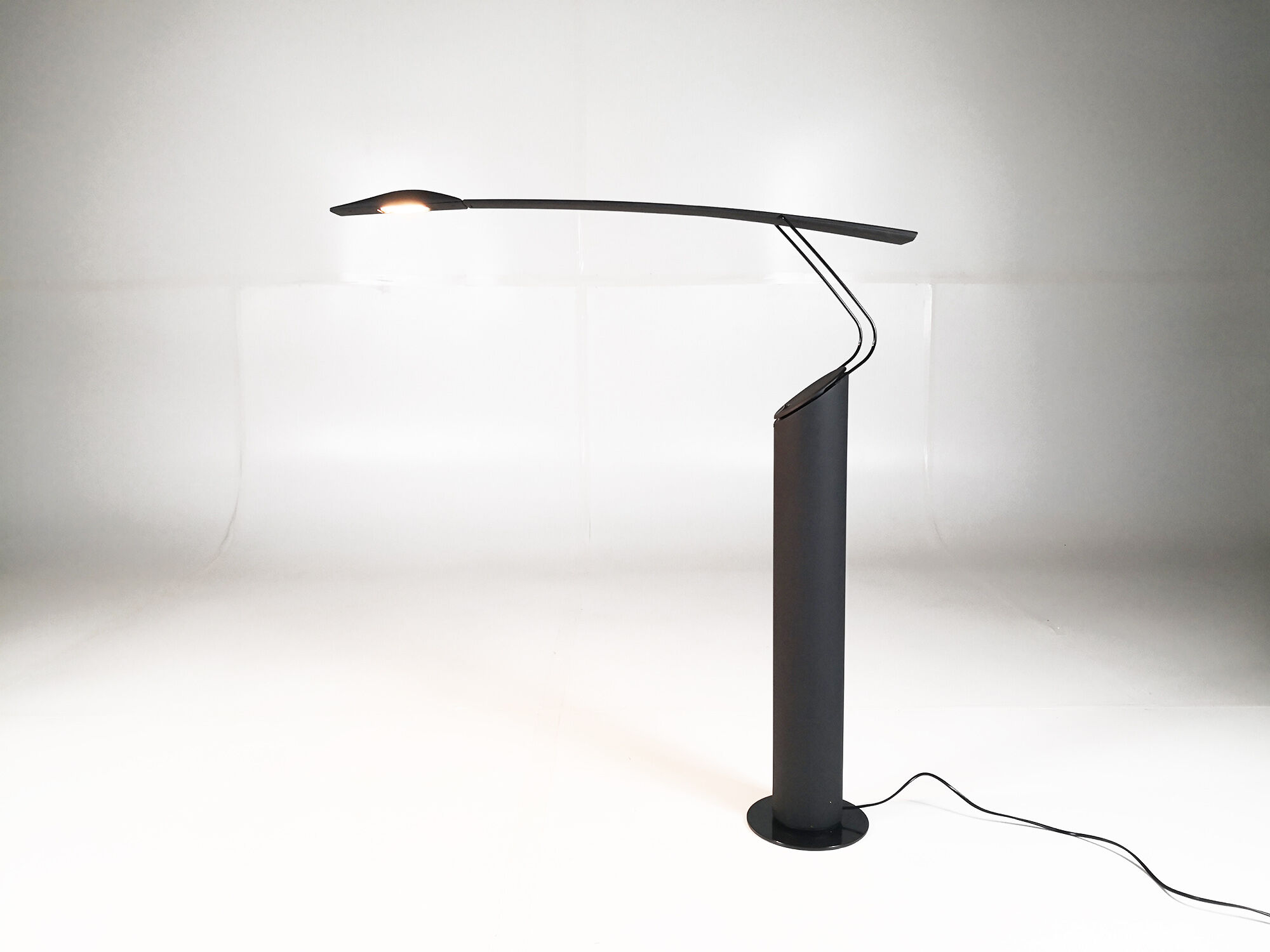 "Dove" reading floor lamp, Mario Barbaglia and Marco Colombo for PAF STUDIO, C.1980
