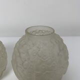 Pair of art deco balls with floral decoration of thoughts