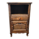 Petit meuble d’appoint en chêne sculpté style Louis XV