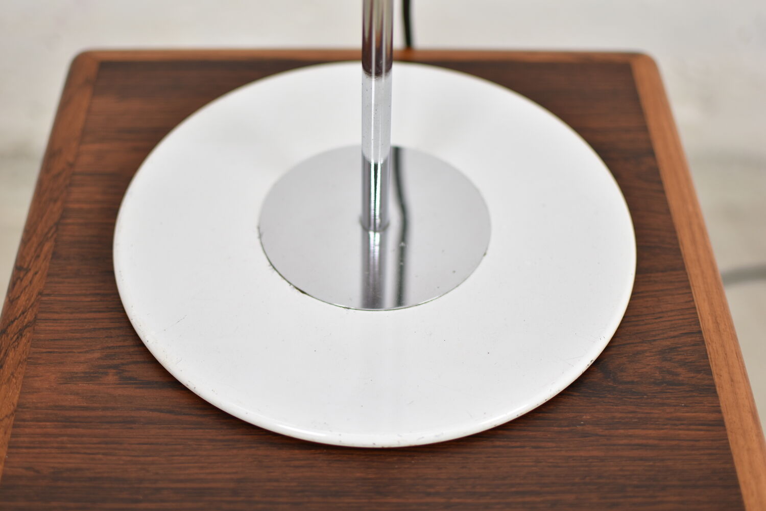 Lampe de table par Brevetatto Italie des années 1970.