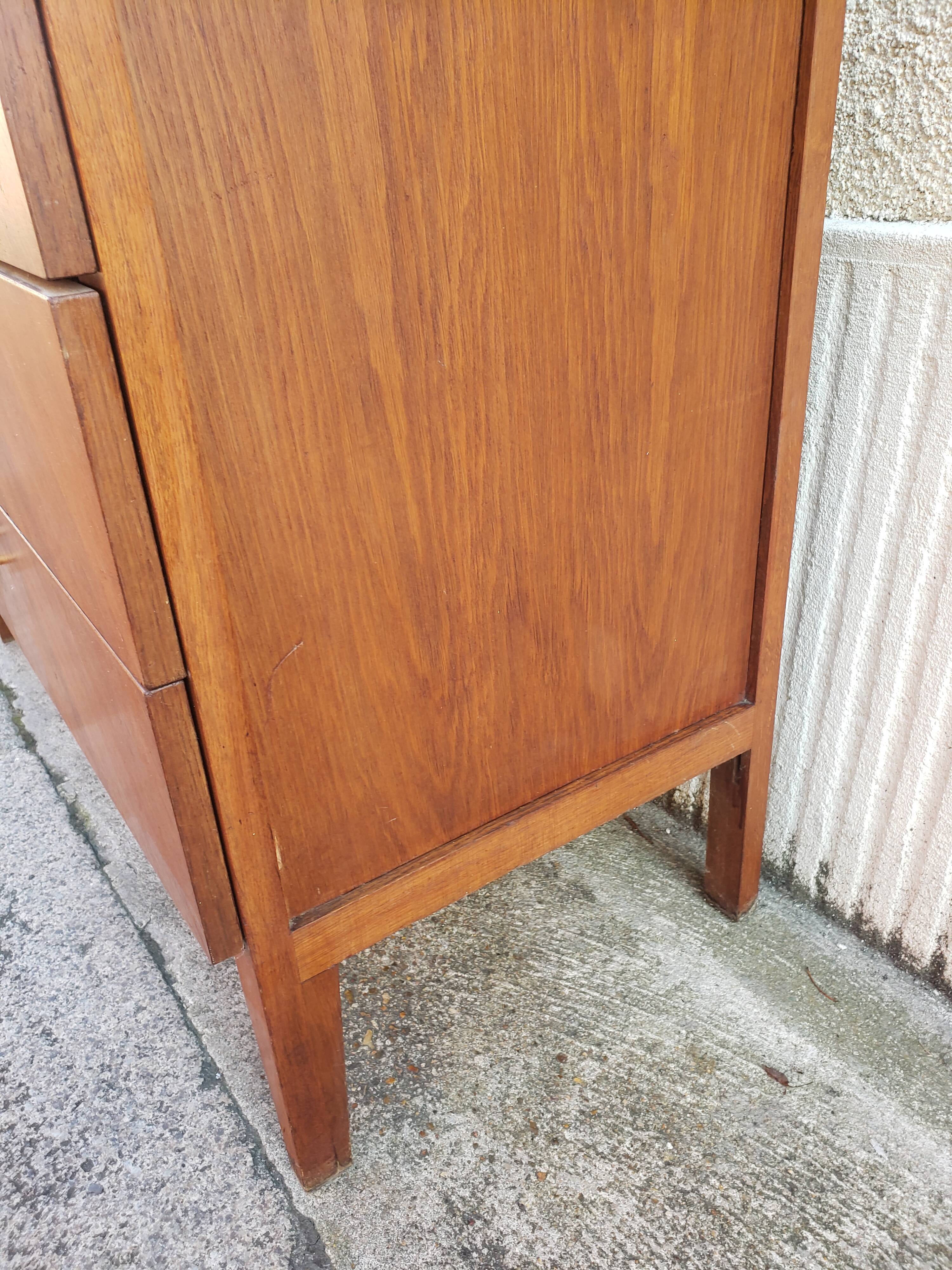 Commode vintage design chevrons