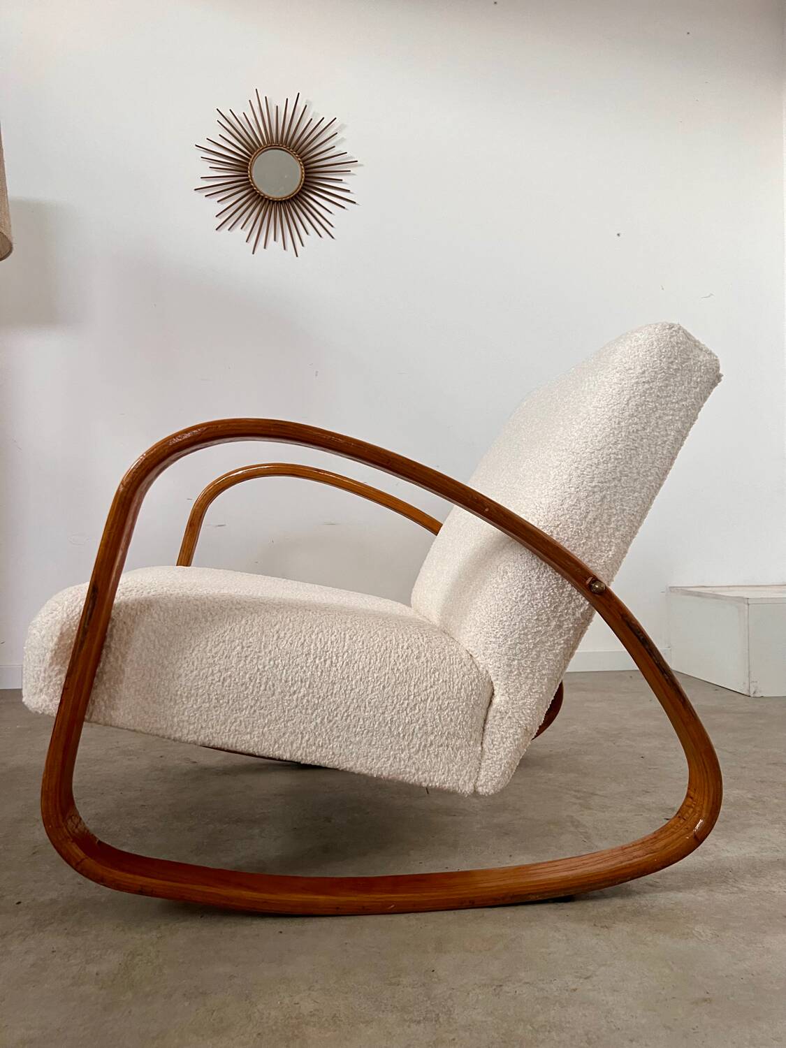 Fauteuil bois courbé rocking-chair des annees 50 style art deco design français bois et bouclette