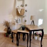 Nesting coffee tables