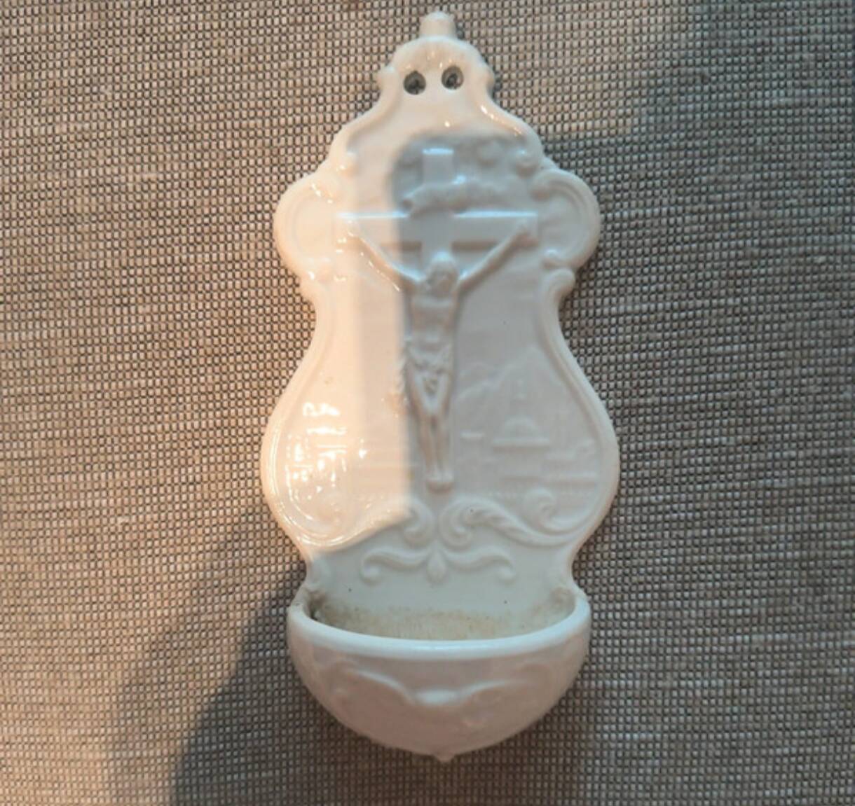 Rare wall-mounted shell fine earthenware C&M