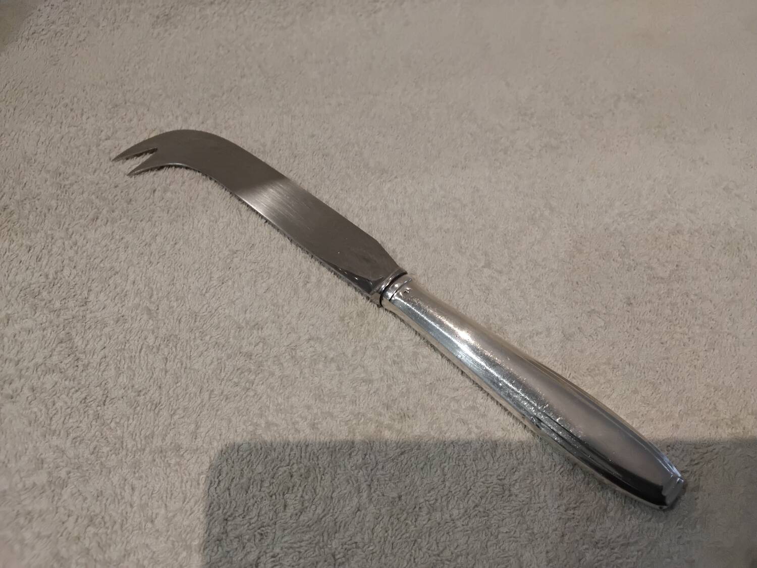 Art Deco silver-plated metal cheese knife by silversmith Apollo