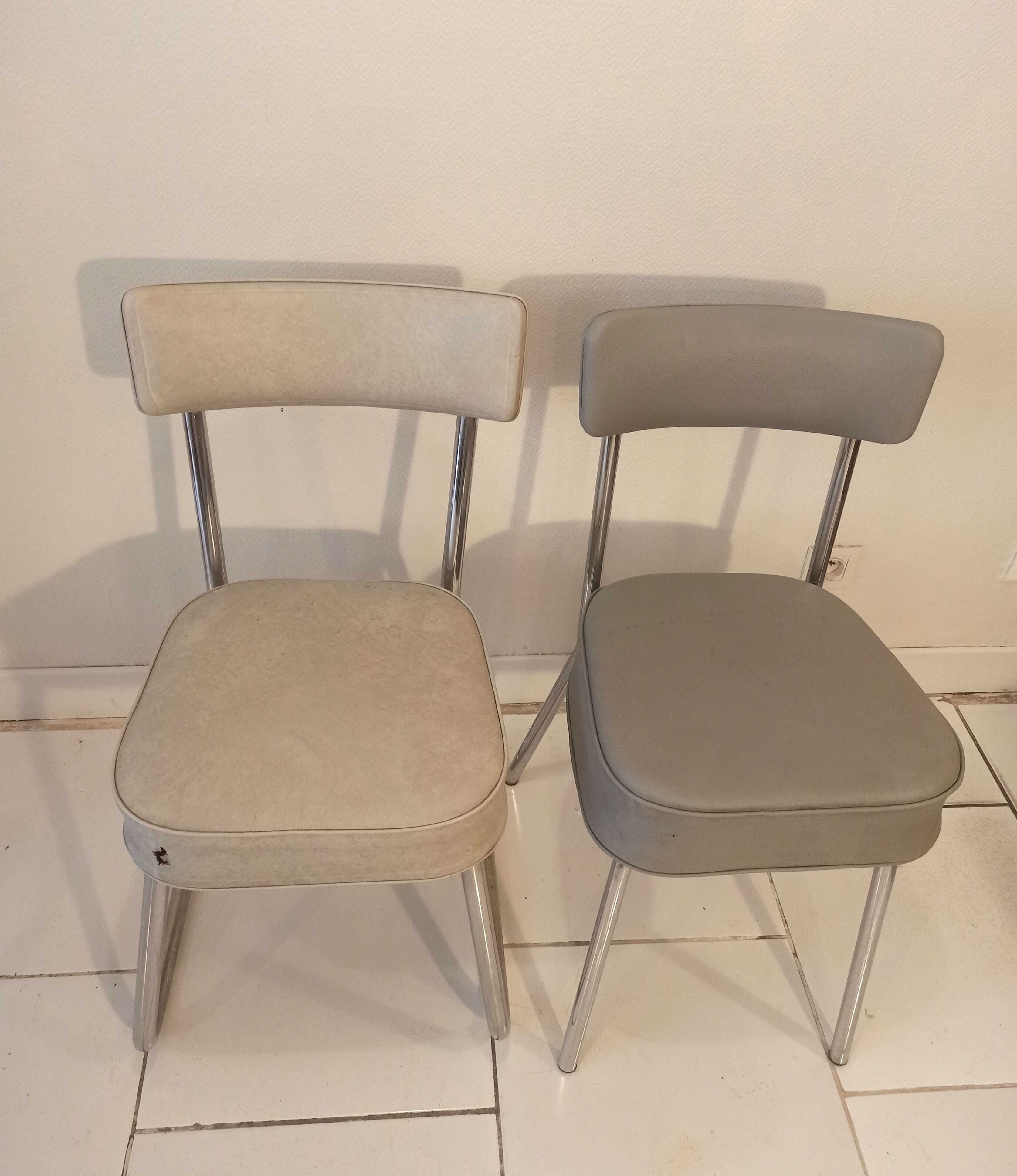 Pair of vintage gray Ronéo chairs