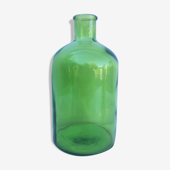 Vase green