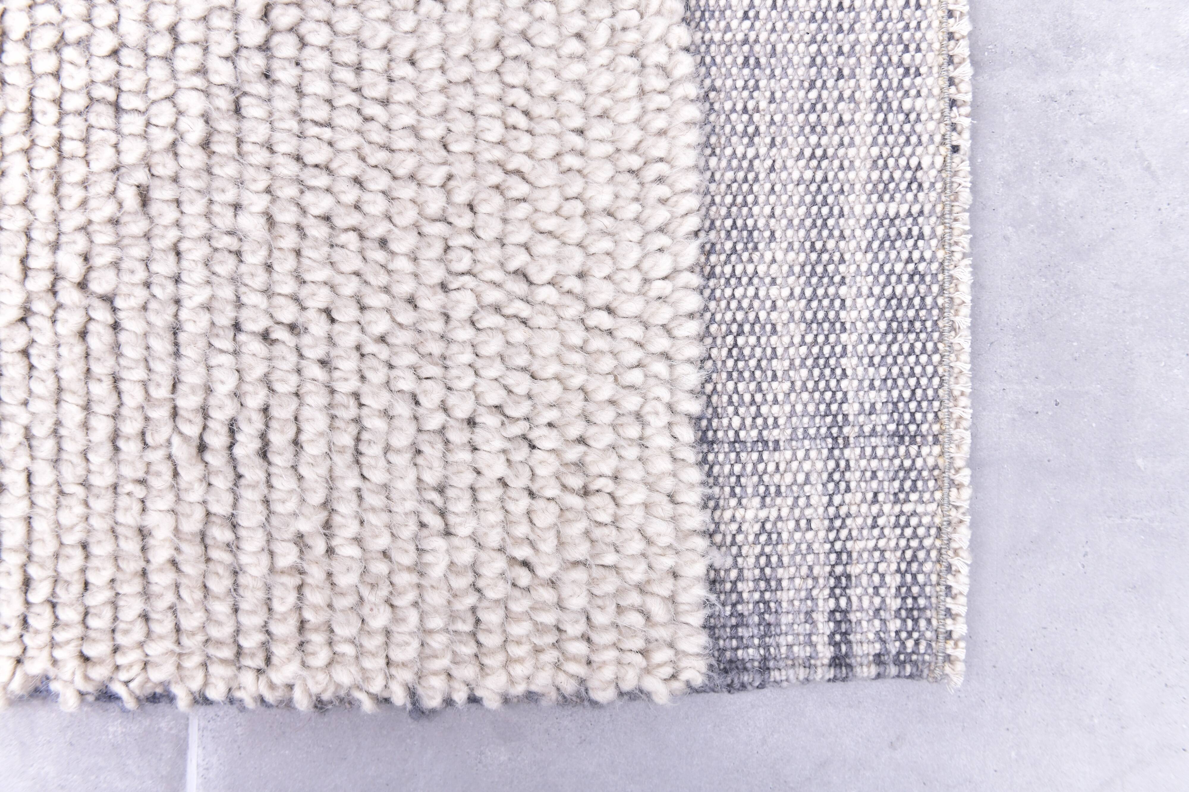 9x12 Soft Pastel White & Blue Vintage Rug, 273x357Cm