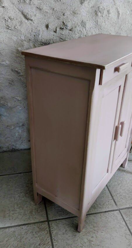 Pink Parisian buffet