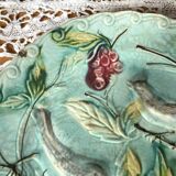 Ancienne assiette à dessert faïence Terre de Fer barbotine décor oiseaux