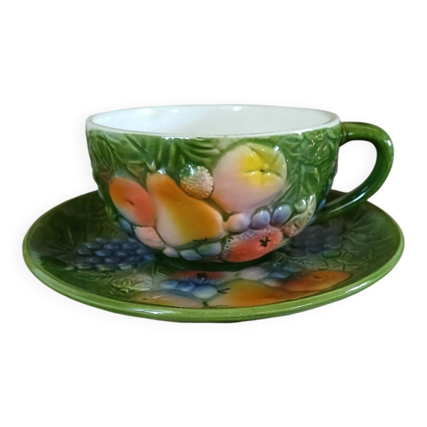 Tasse + soucoupe anciennes en barbotine