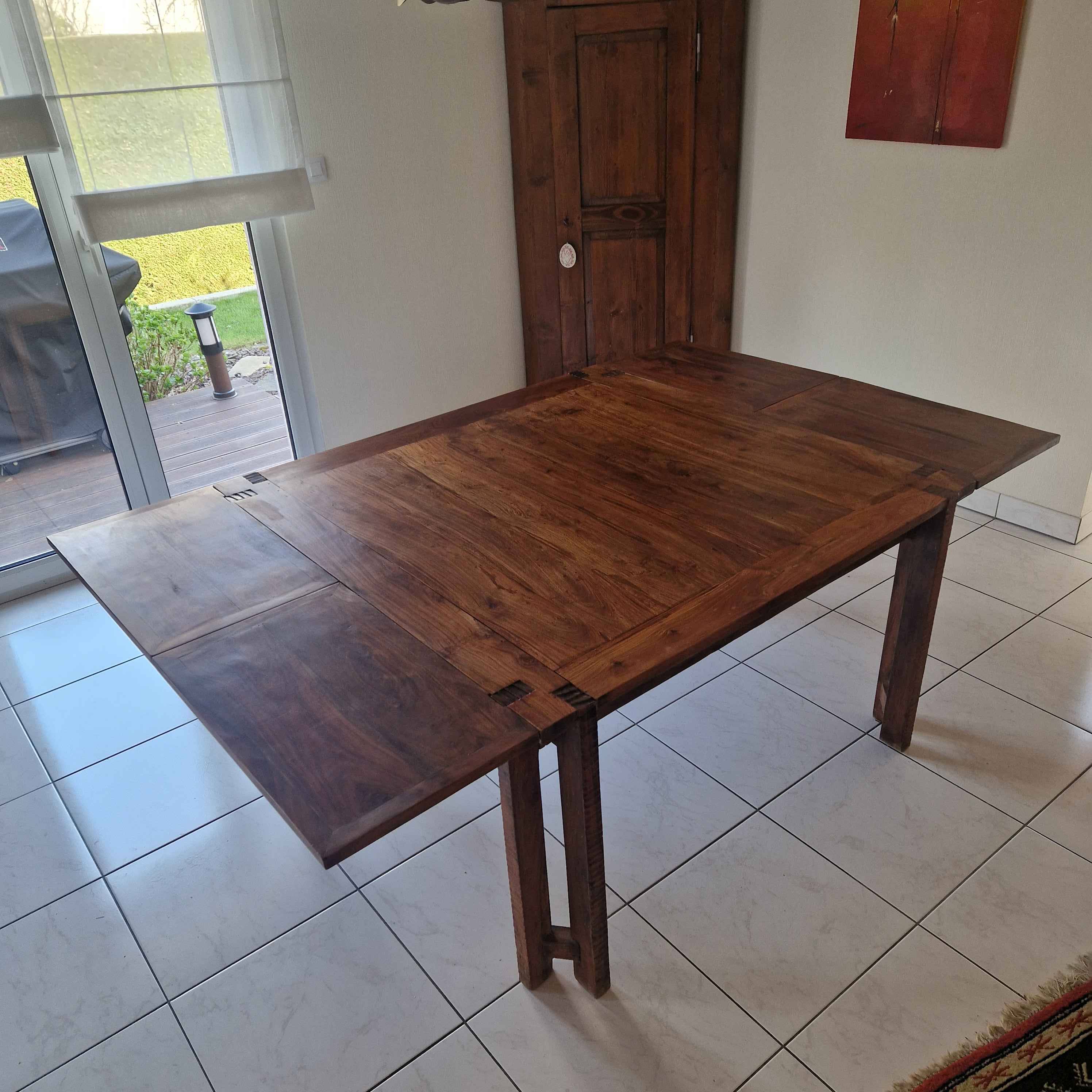 Lot table and 8 chairs