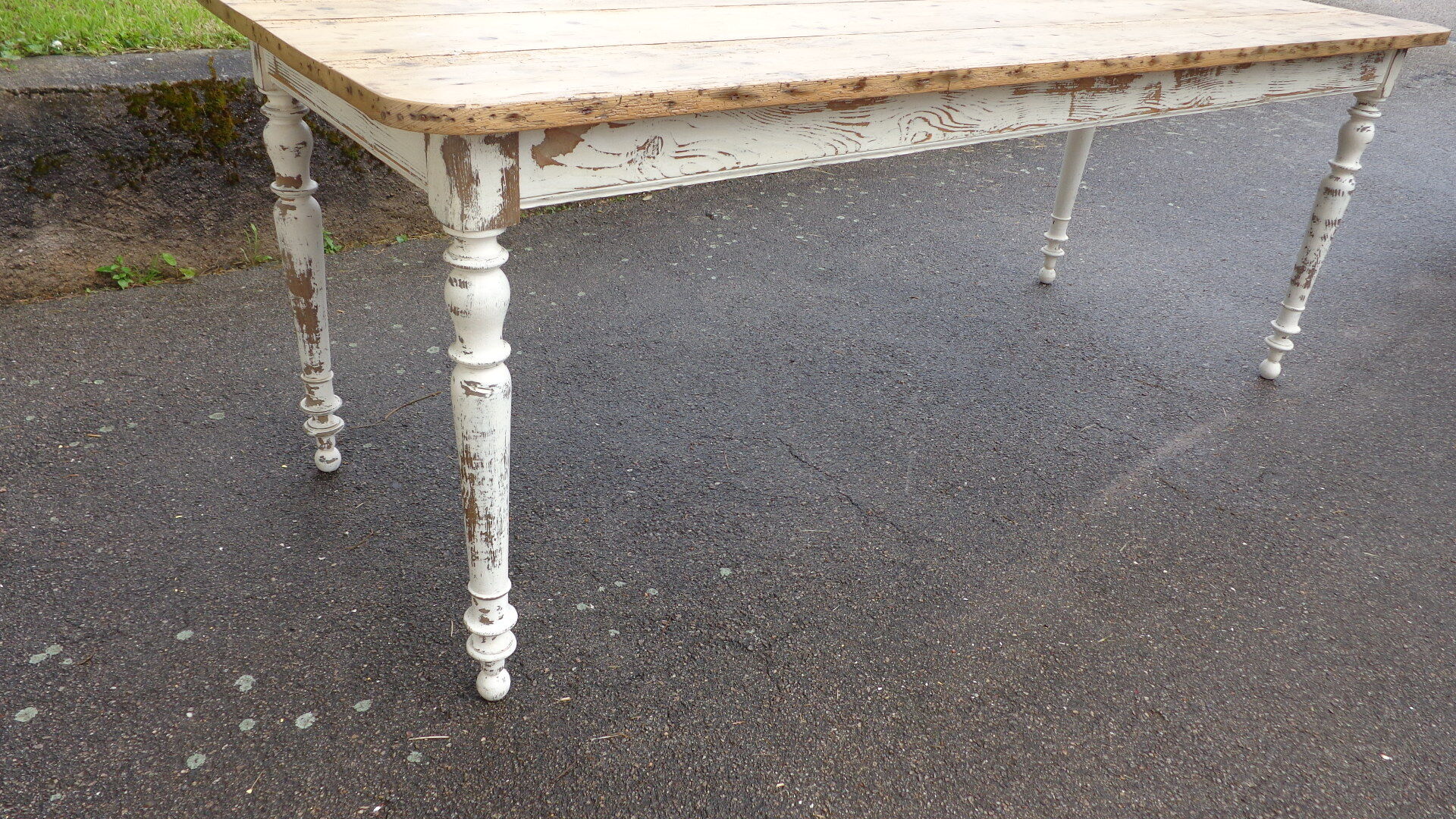 Bistro table