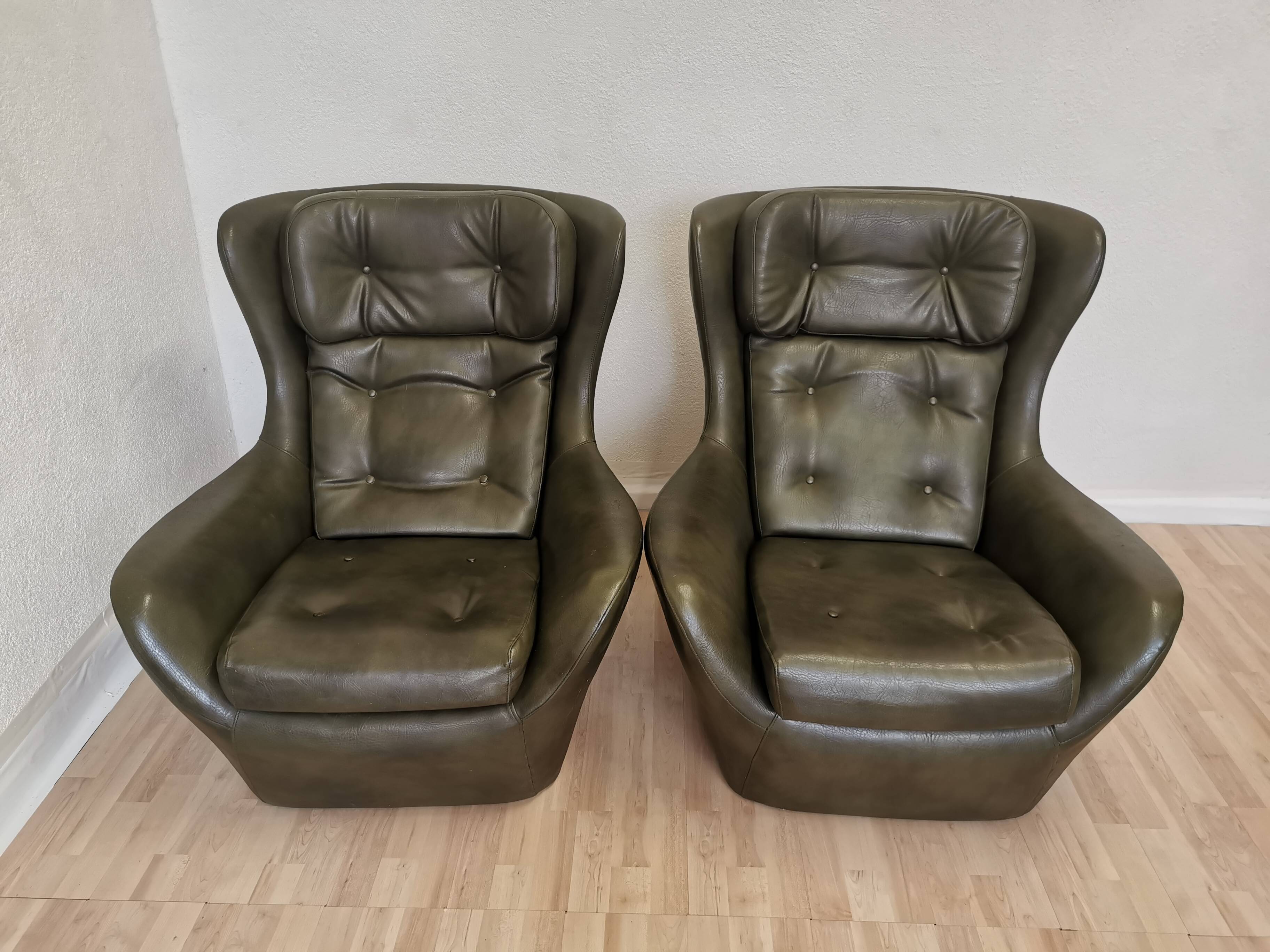 Vintage Dark Green Leather Lounge Armchair: 1970s Scandinavian Style