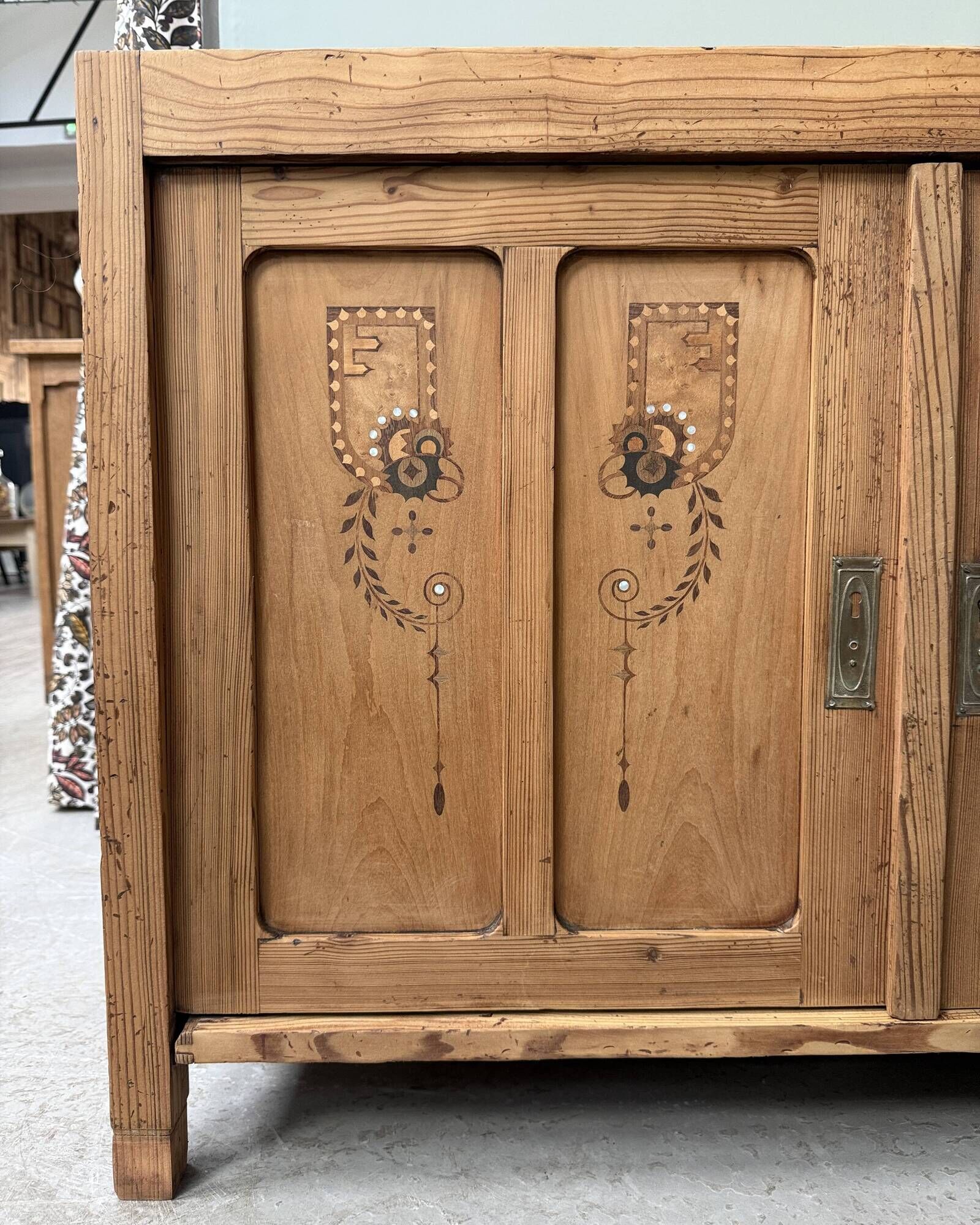 Buffet Art Nouveau tchèque
