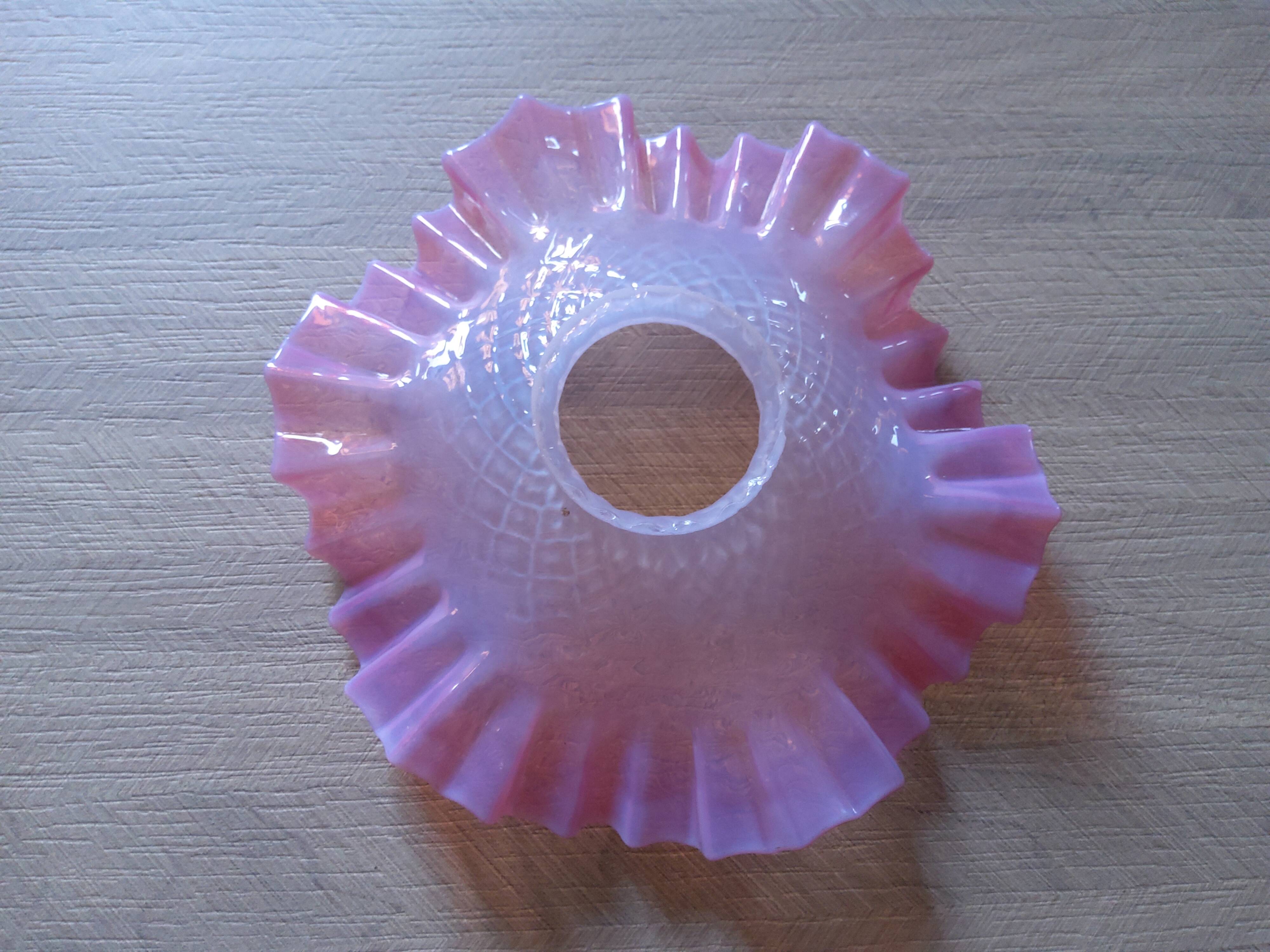 plafonnier rose vintage en verre