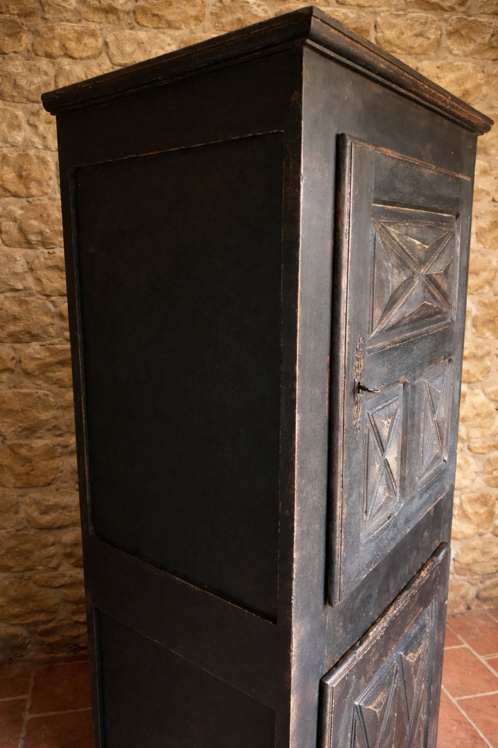 Men's standing wardrobe