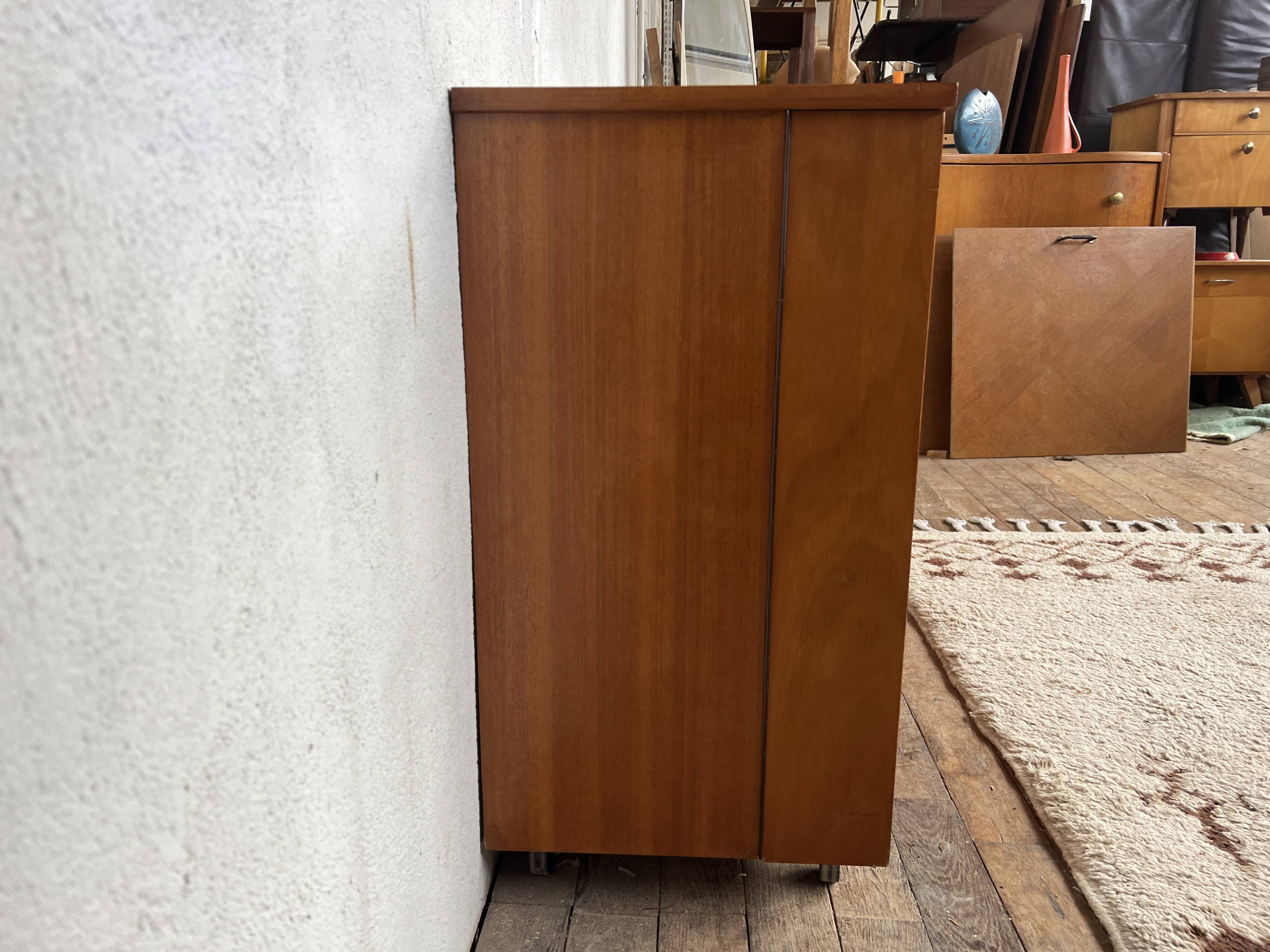 Buffet cabinet shoe cabinet on casters