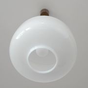 Suspension scandinave vintage / Lustre blanc de style moderne du milieu du siècle