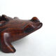 Cendrier grenouille en bois sculpté