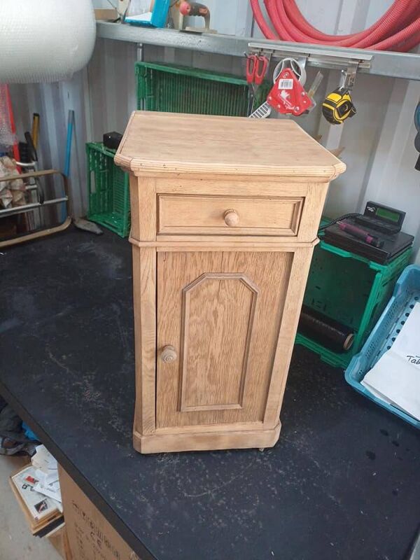 Table de nuit style louis philippe