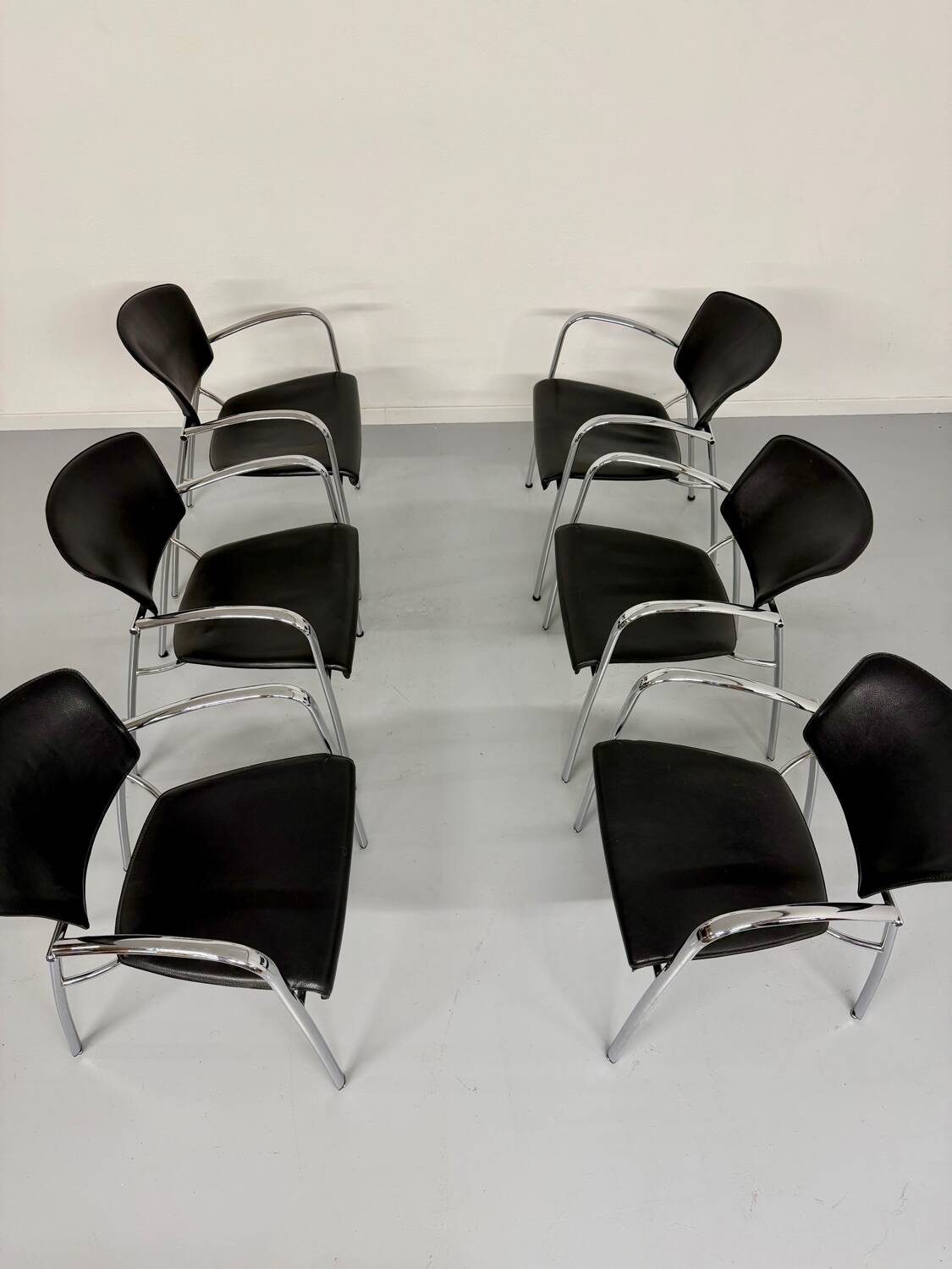 6 black leather and chrome metal chairs Brayton International vintage sa