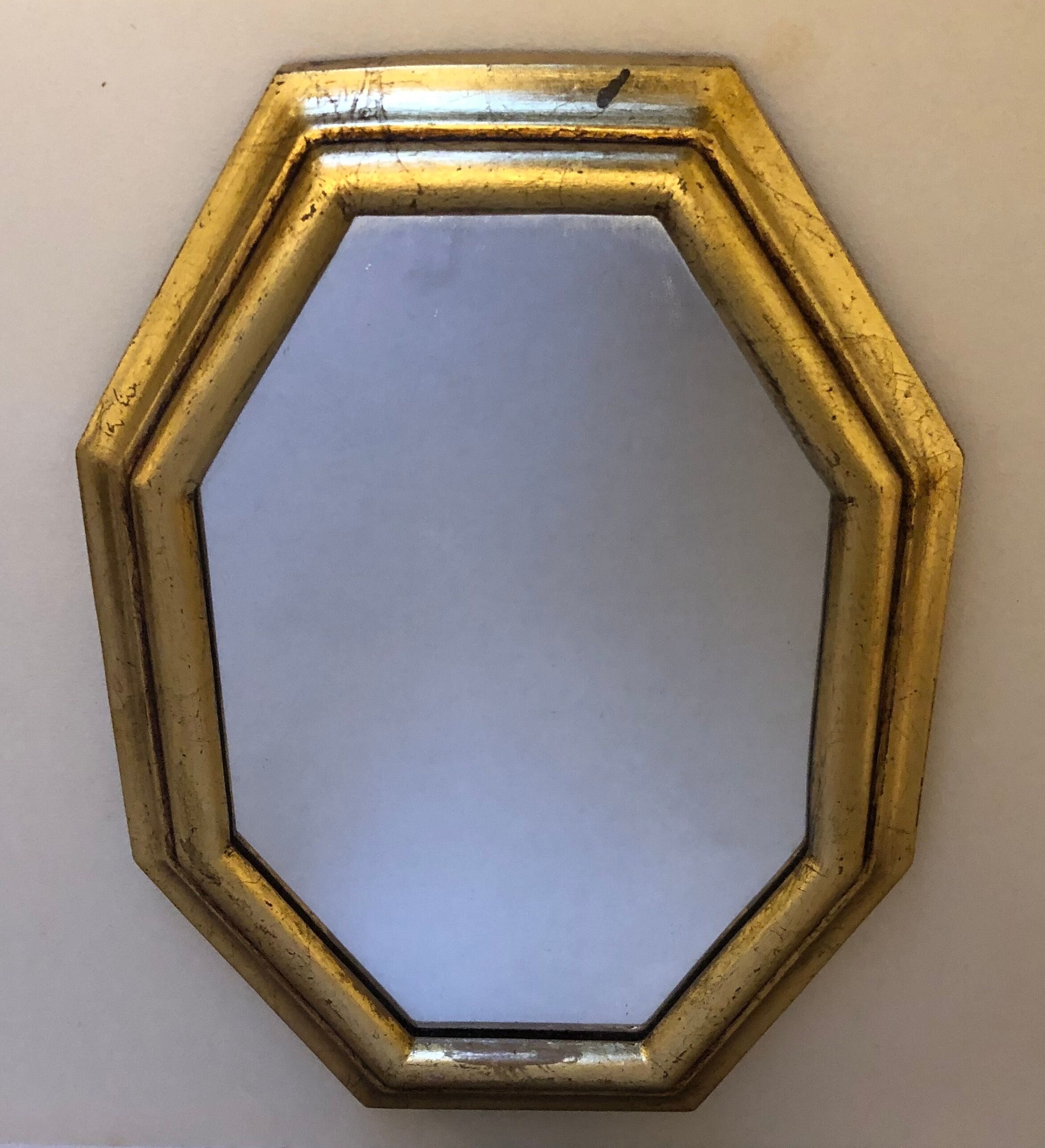 Small golden octagonal mirror 20x26cm